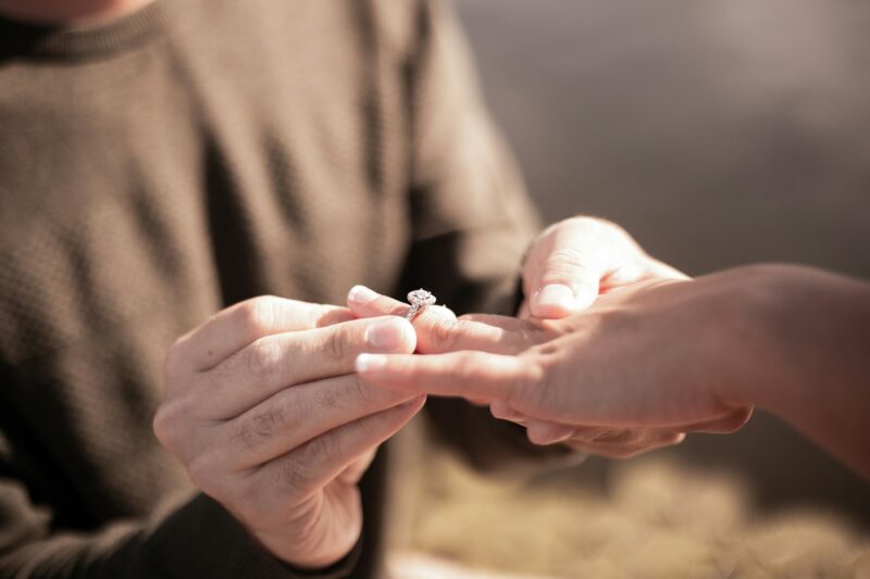 Craft a Proposal They Can’t Say No to With a Custom Engagement Ring